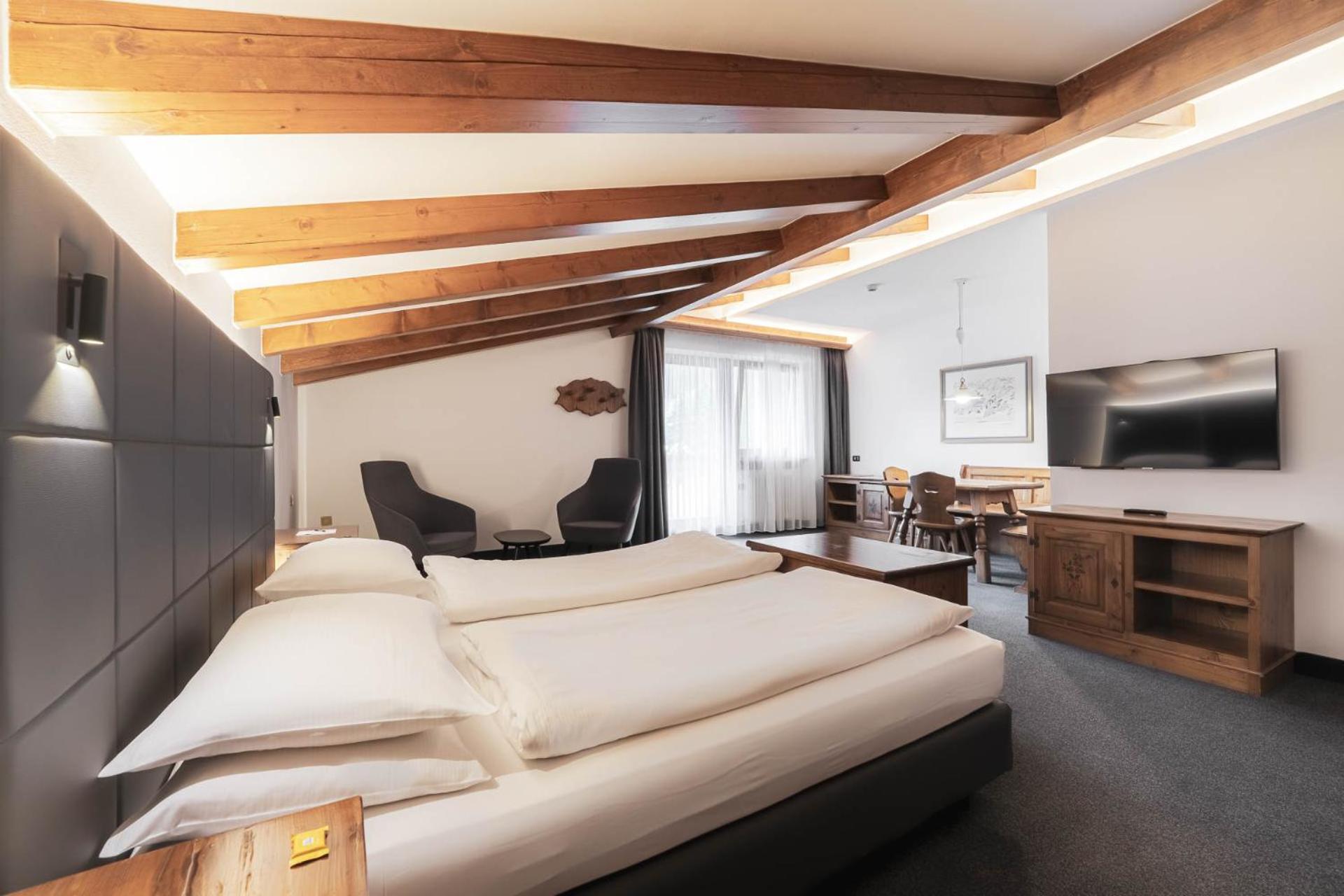 Croce Bianca Leisure & Spa Hotel Canazei Ngoại thất bức ảnh