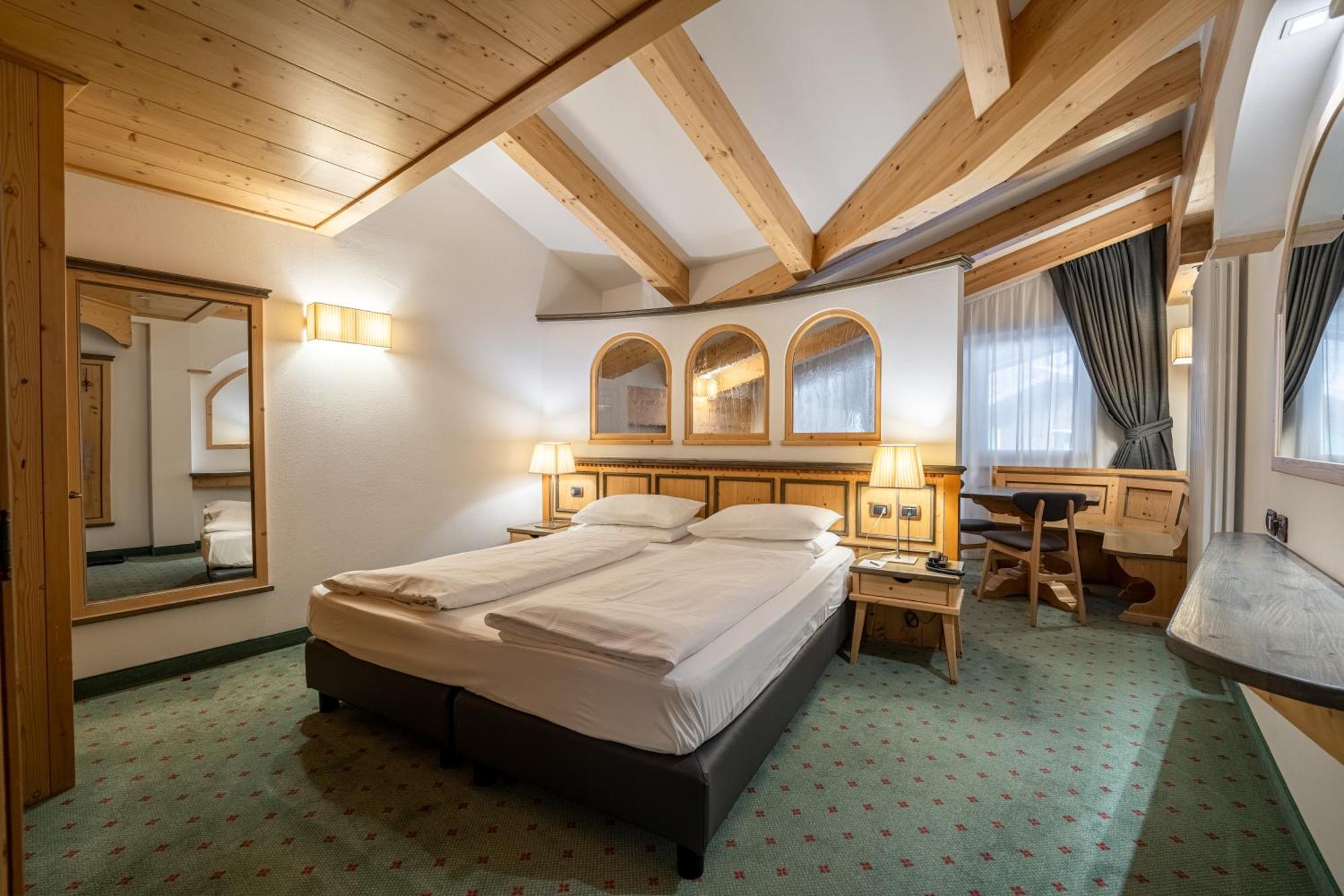 Croce Bianca Leisure & Spa Hotel Canazei Ngoại thất bức ảnh